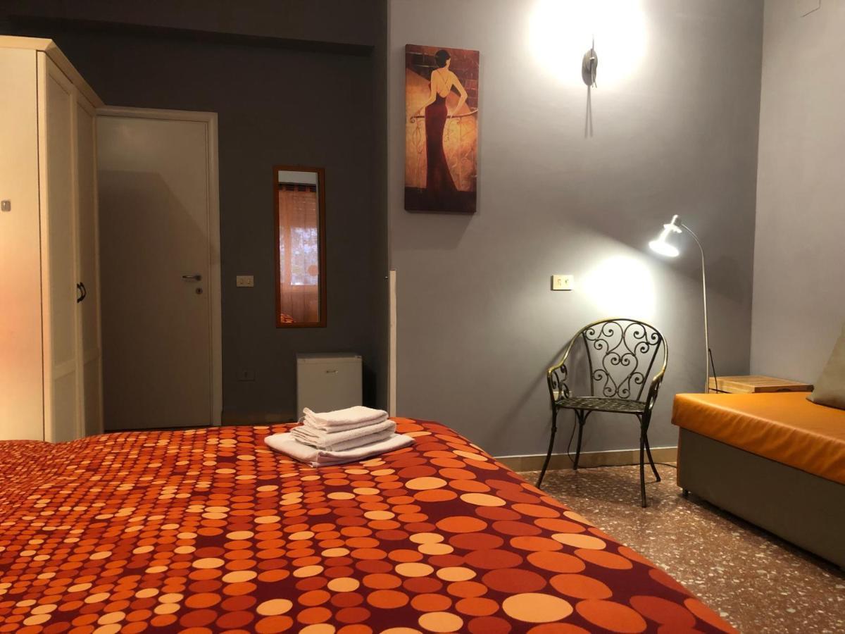 La Donna Garbata Bed and Breakfast Rom Eksteriør billede